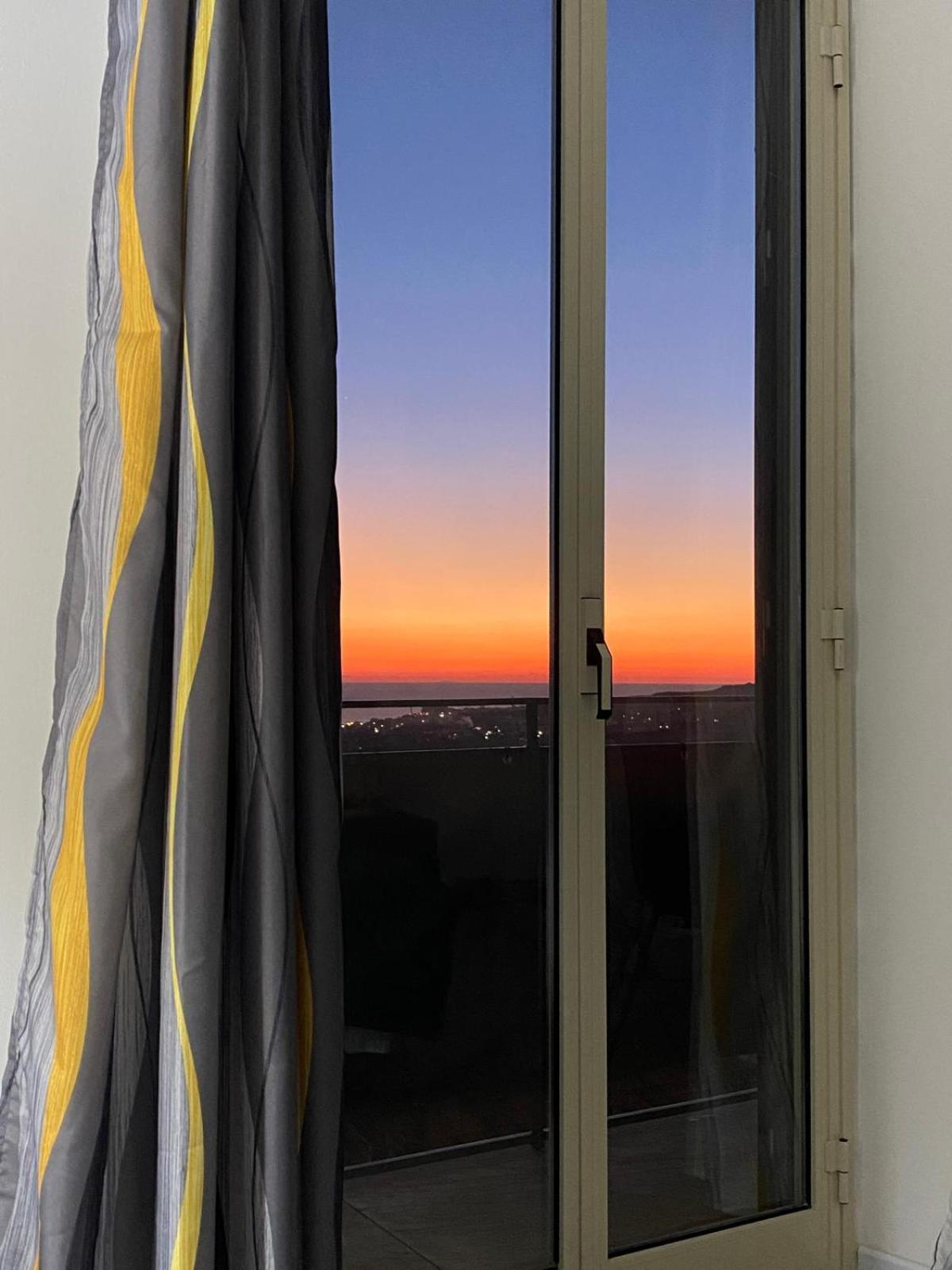 Kamome Rooms Агридженто Екстериор снимка